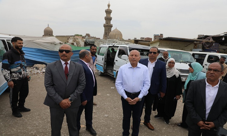 محافظ القاهرة: الانتهاء من نقل موقف السيدة عائشة إلى نزلة سوق الحمام
