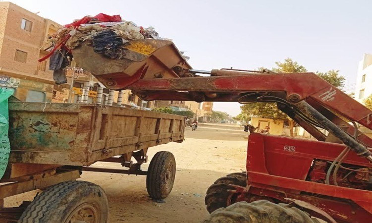 بتوجيهات محافظ الفيوم.. حملات مكثفة للنظافة ورفع الإشغالات بمركزي إطسا