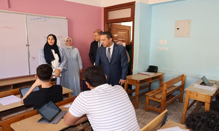 محافظ المنوفية يتابع امتحانات النقل للمراحل الابتدائية والإعدادية