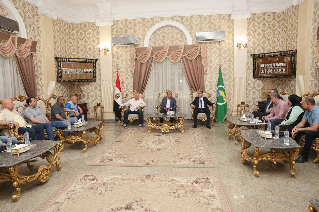 محافظ المنيا يستقبل نائب وزيرة الإسكان لمتابعة مشروعات مياه الشرب