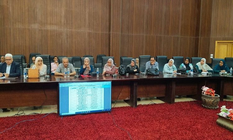 نائب محافظ البحر الأحمر والسكرتير العام يبحثان آليات تسريع ملفات التصا