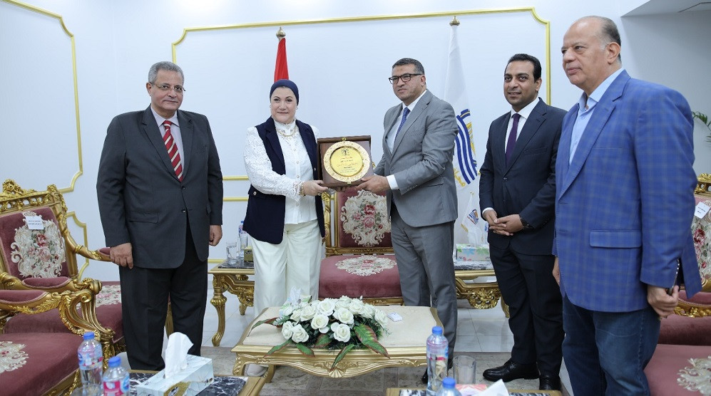 الامومة