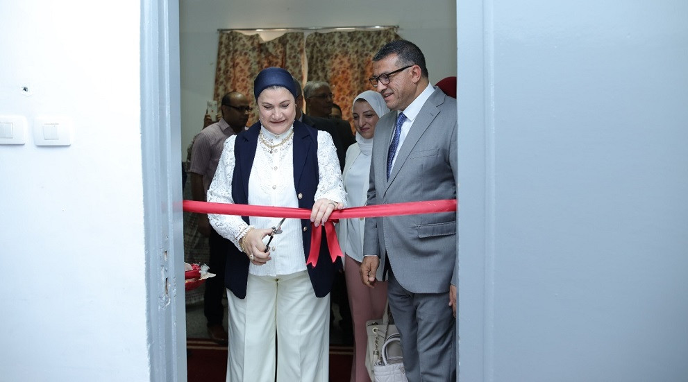 الامومة
