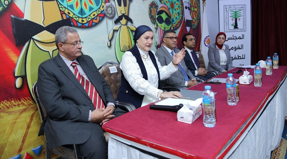 الامومة