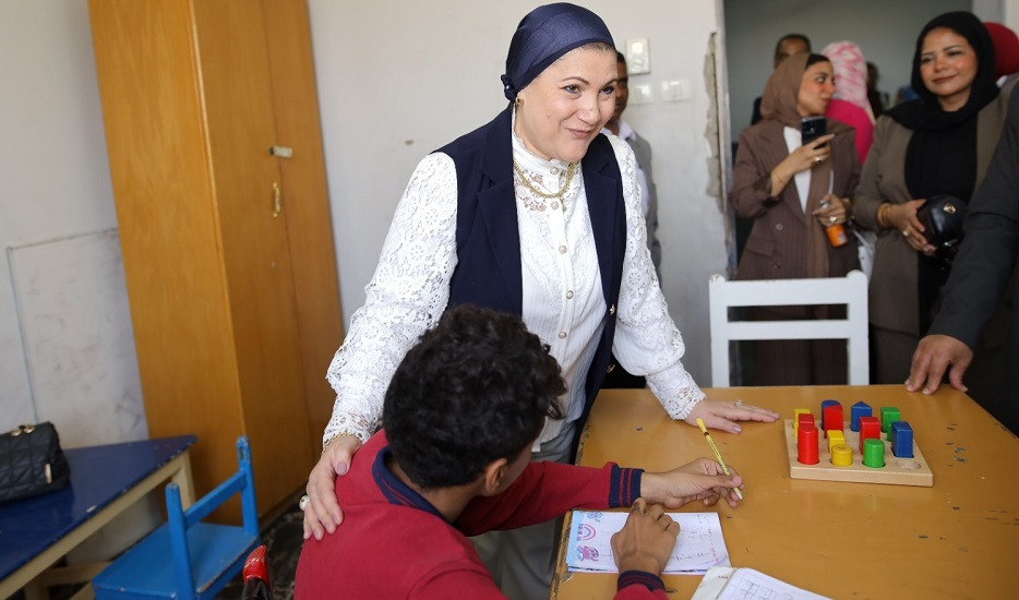 الامومة