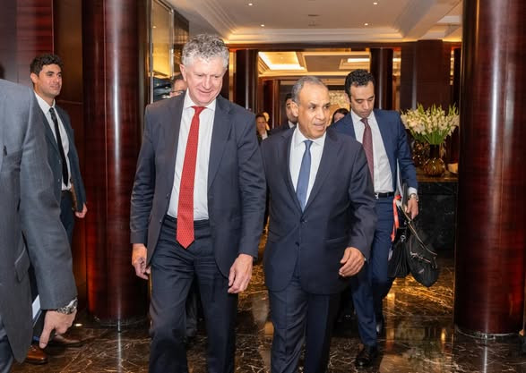 وزير الخارجية ومستشار الامن البريطاني
