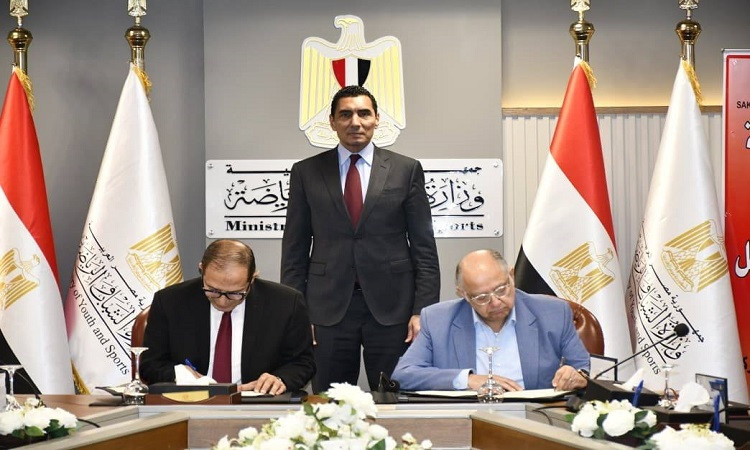 شهد وزير الشباب والرياضة، جوهر نبيل، مراسم توقيع بروتوكول رعاية بين ال