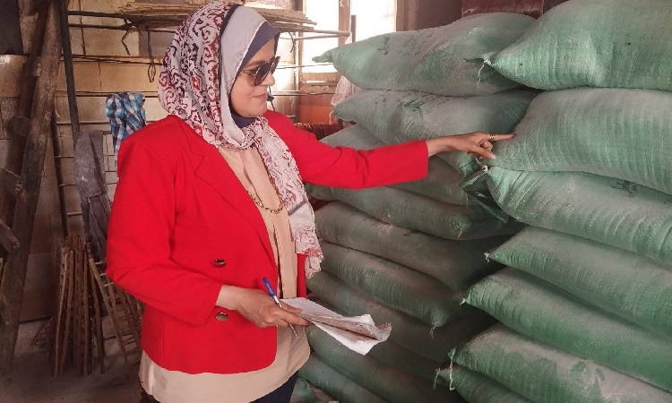 تموين الإسماعيلية يضبط نصف طن من الدقيق البلدي المدعم