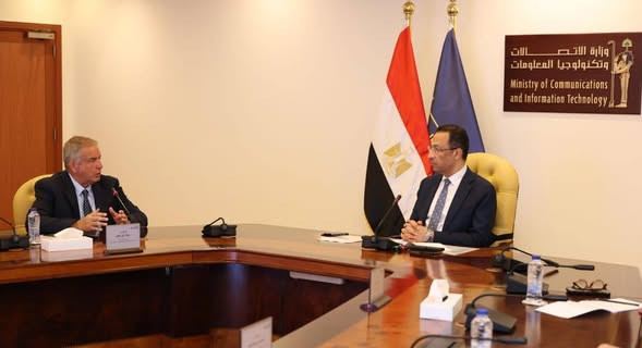 وزير الاتصالات وغرفة صناعة التكنولوجيا
