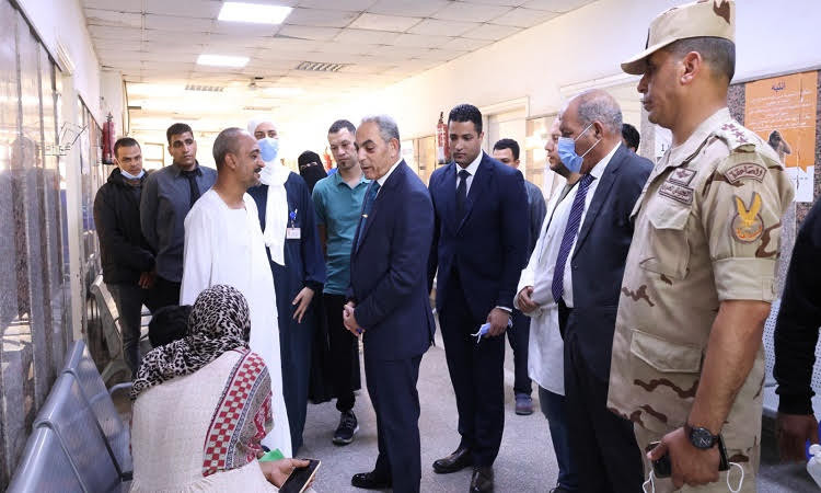 محافظ الإسماعيلية يتفقد مستشفى حميات الإسماعيلية بنطاق حي أول