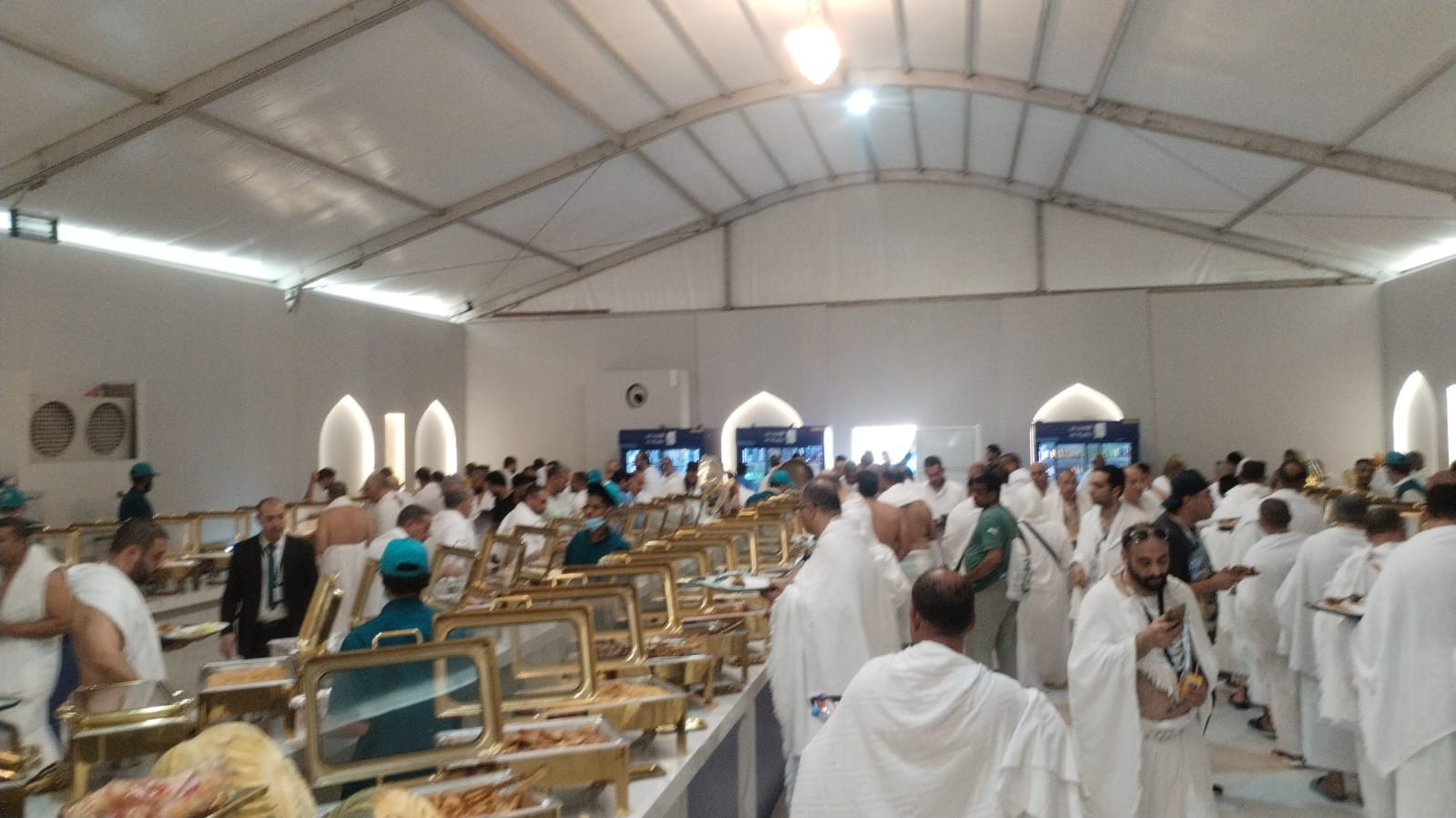 وزارة السياحة والآثار:  متابعة ميدانية مستمرة للاطمئنان على حجاج السيا