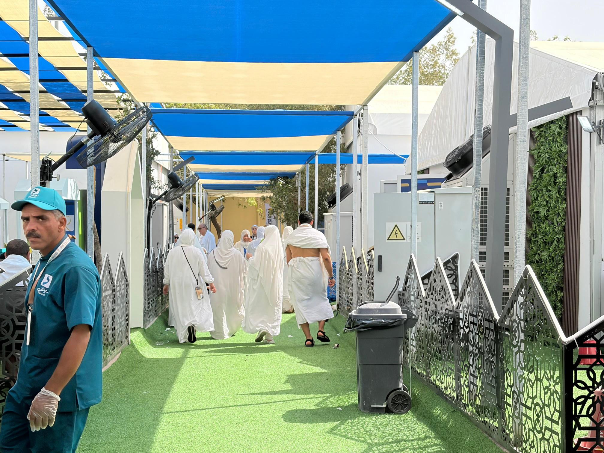 وزارة السياحة والآثار:  متابعة ميدانية مستمرة للاطمئنان على حجاج السيا