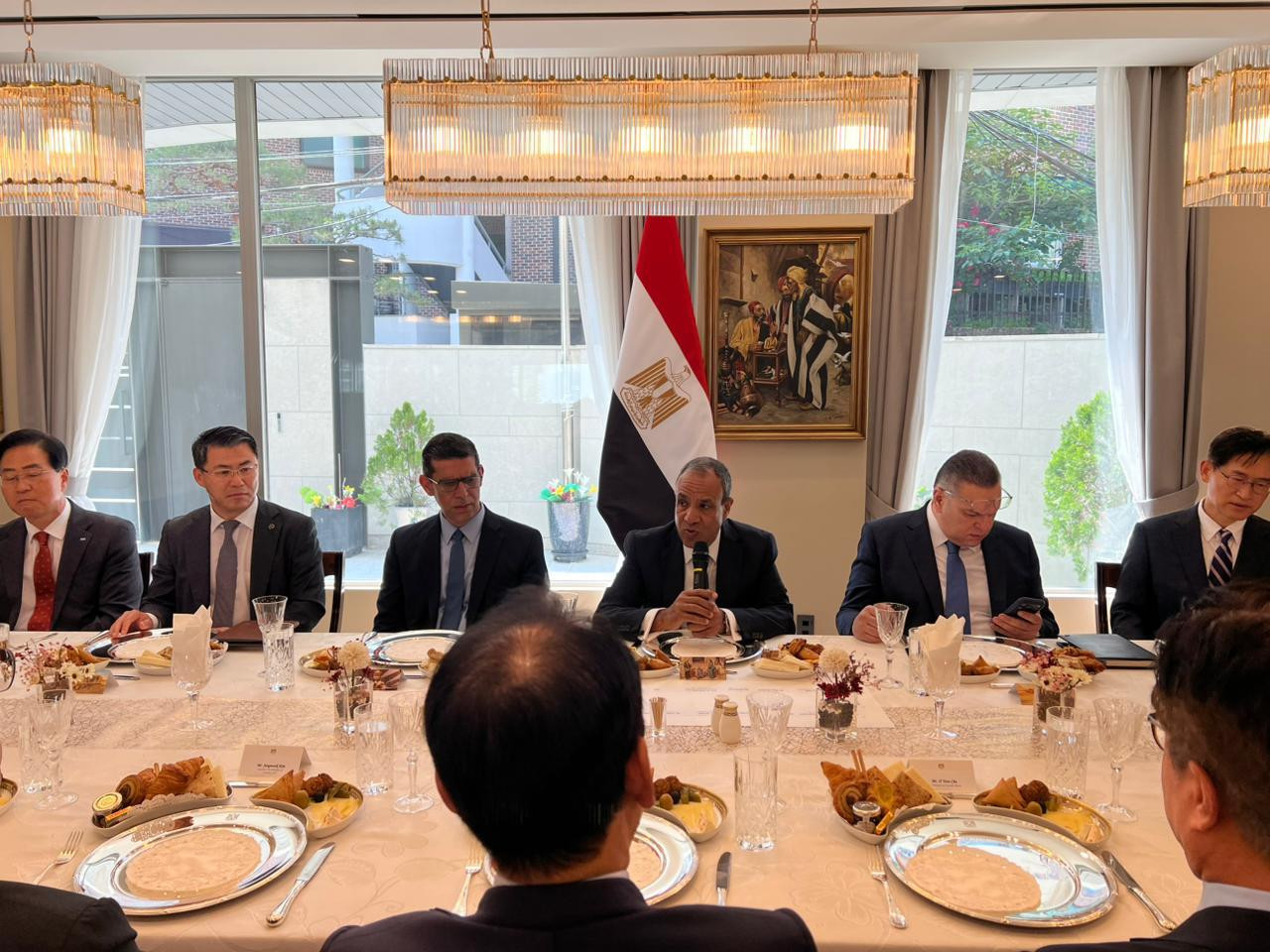 وزير الخارجية يلتقي ممثلي كبرى الشركات الكورية