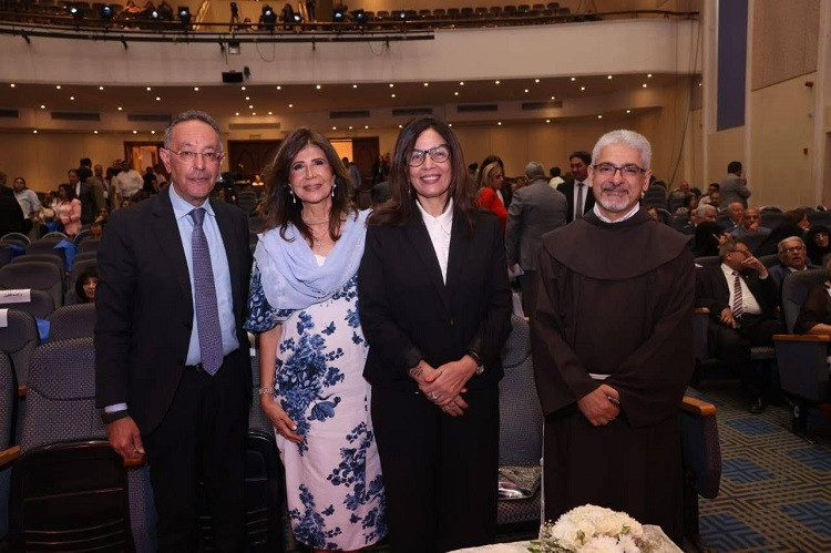 وزيرة الثقافة