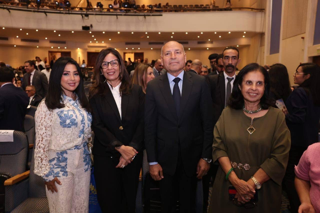 وزيرة الثقافة