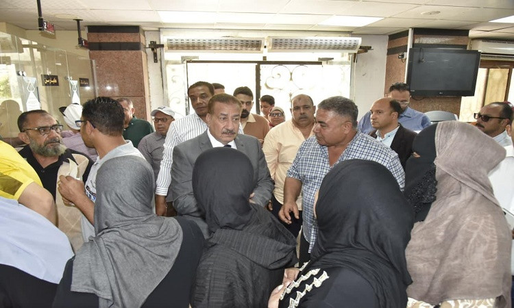 محافظ بورسعيد يتفقد المراكز التكنولوجية بأحياء العرب والزهور والشرق