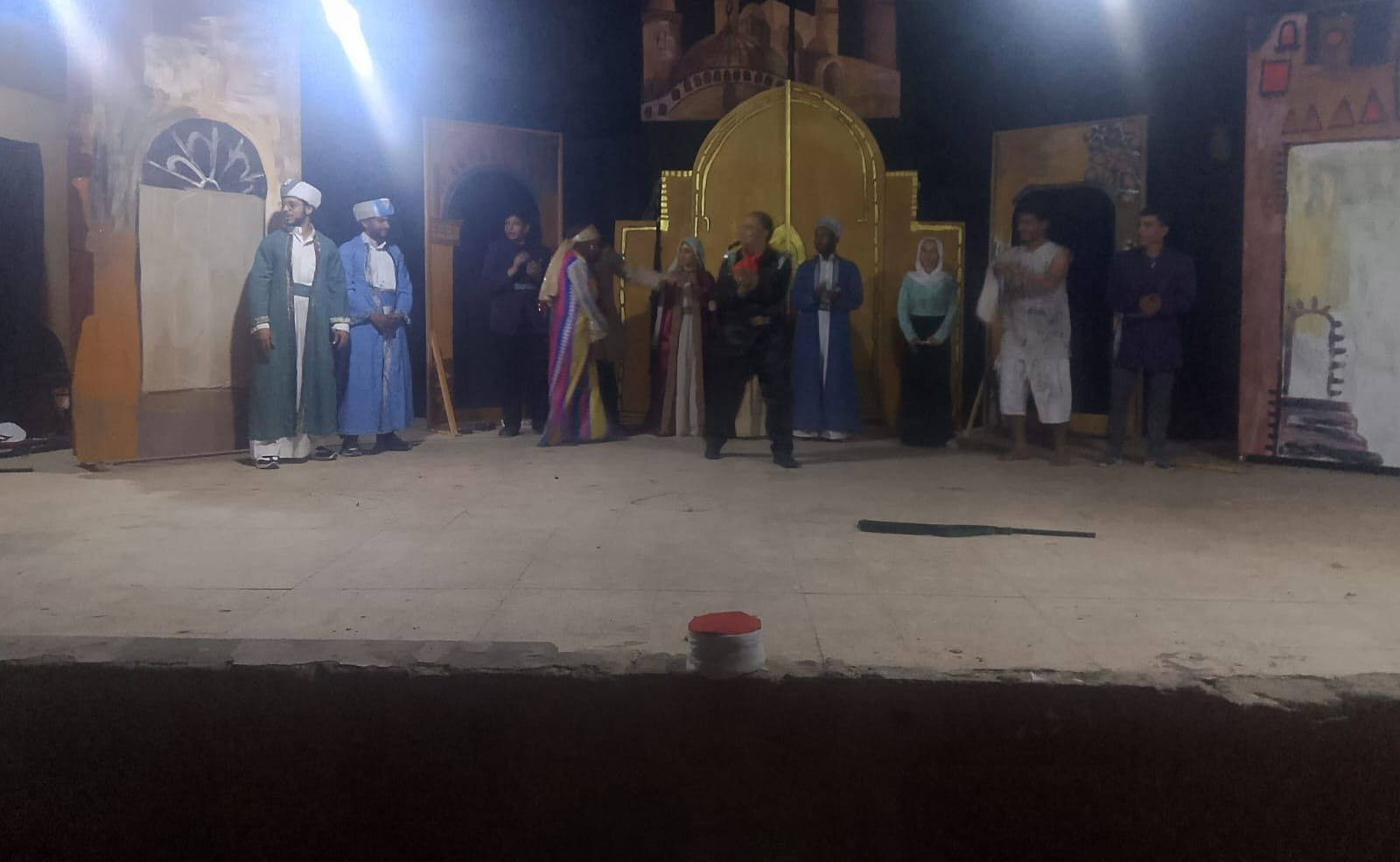 العرض المسرحي 