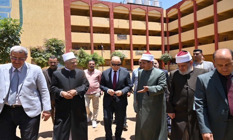 محافظ الغربية يتفقد لجان امتحانات الثانوية الأزهرية للشعبة الأدبية بمد