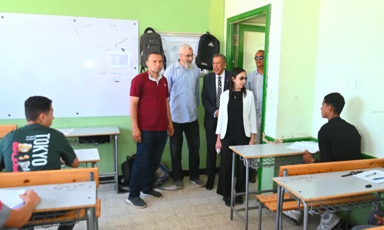 محافظ البحيرة تتفقد لجان امتحانات الشهادة&nbsp;الإعدادية بكفرالدوارلمتابعة