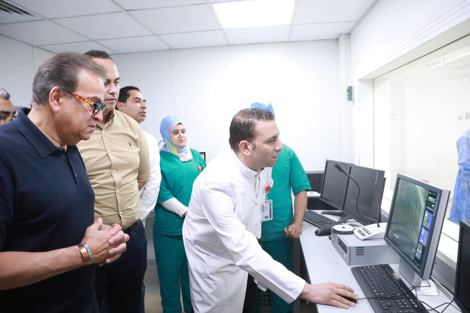 وزير الصحة بمركز اورام المنيا