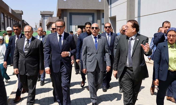 وزيرالصحةومحافظ الإسماعيلية يتفقدان مدينةاللقاحات ويؤكدان أهميتهاالاست