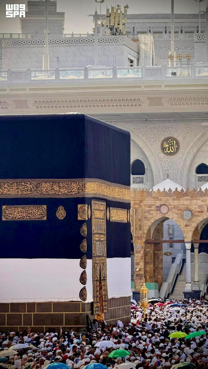 تغيير كسوة الكعبة