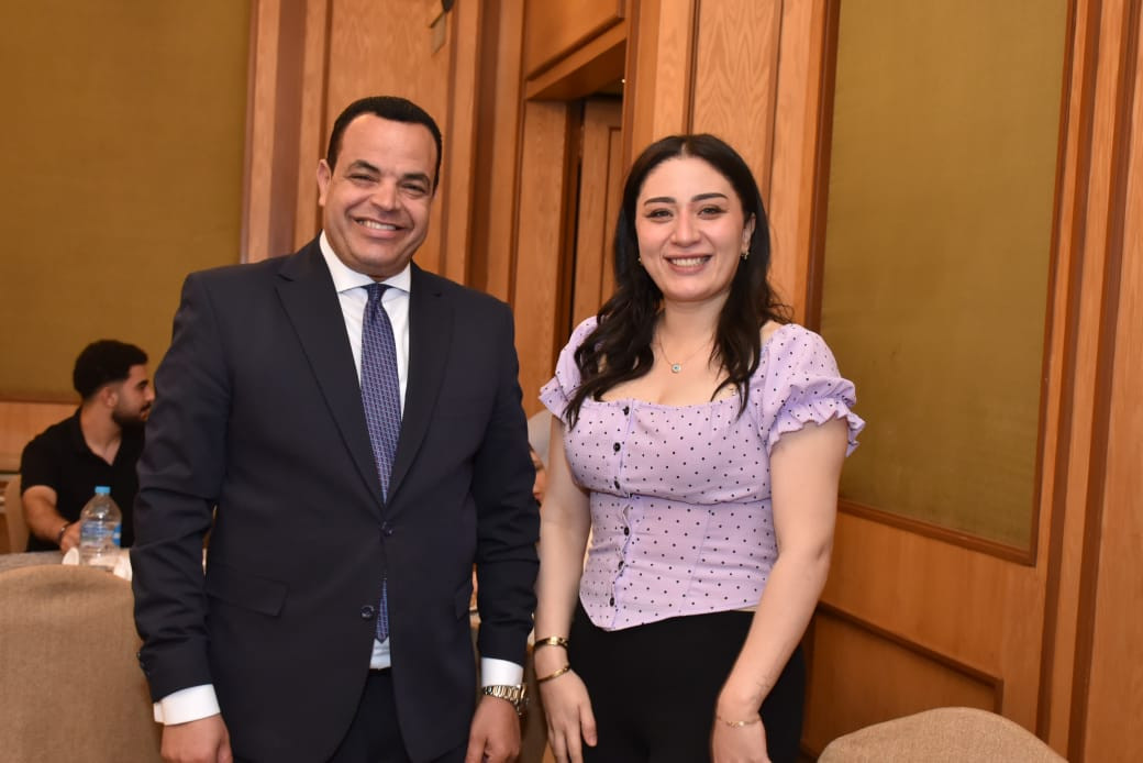 أيمن عدلى