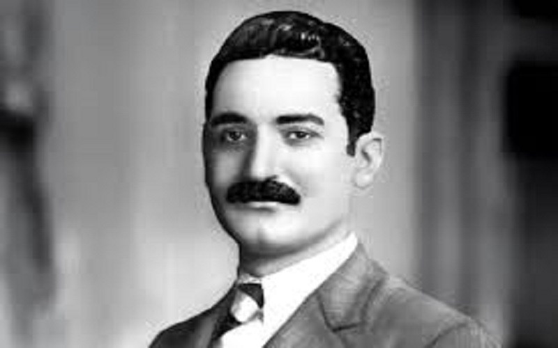 العقاد