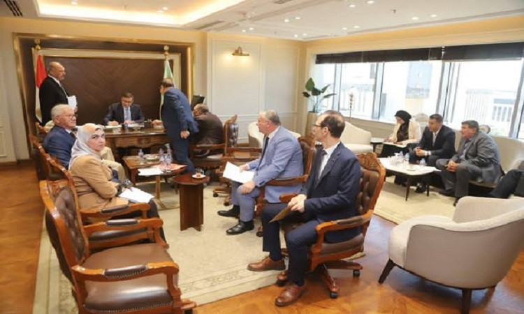 وزير الزراعة يواصل لقاءاته الدورية بأعضاء النواب والشيوخ لبحث طلبات ال