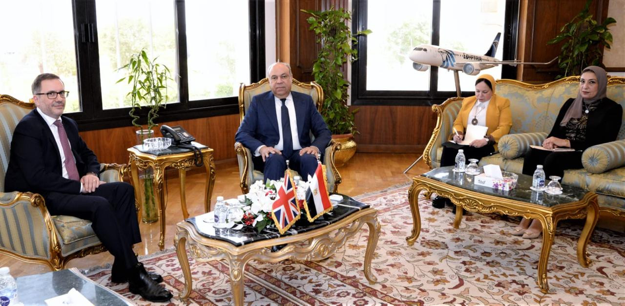 وزير الطيران