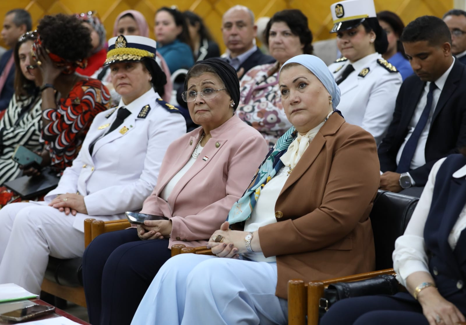 الطفولة والأمومة