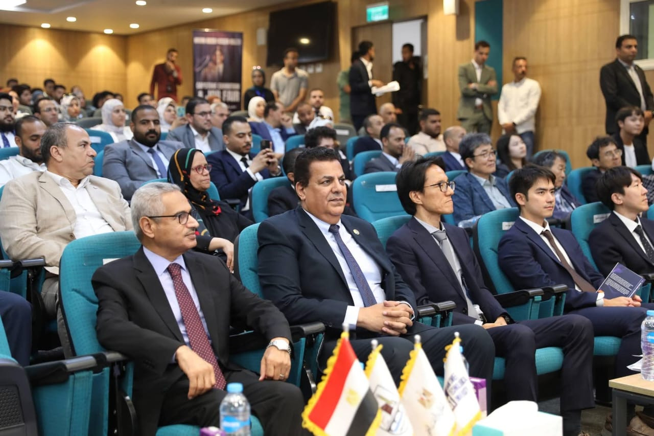 محافظ بني سويف وتخرج الجامعة التكنولوجية