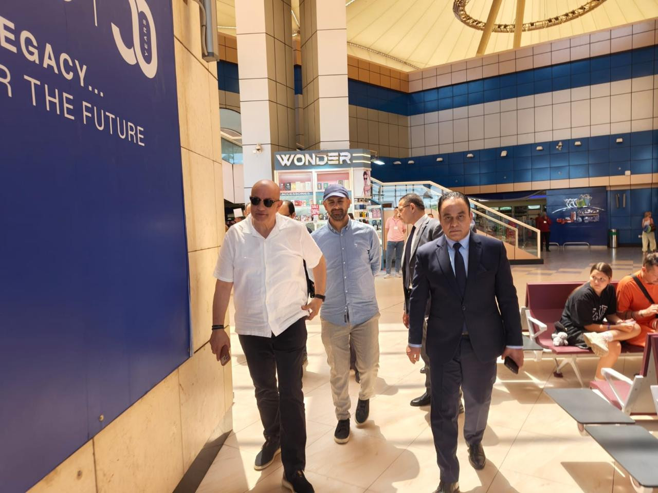 النشار يتابع سير العمل والوقوف على مستجدات المشروعات بمطاري شرم الشيخ