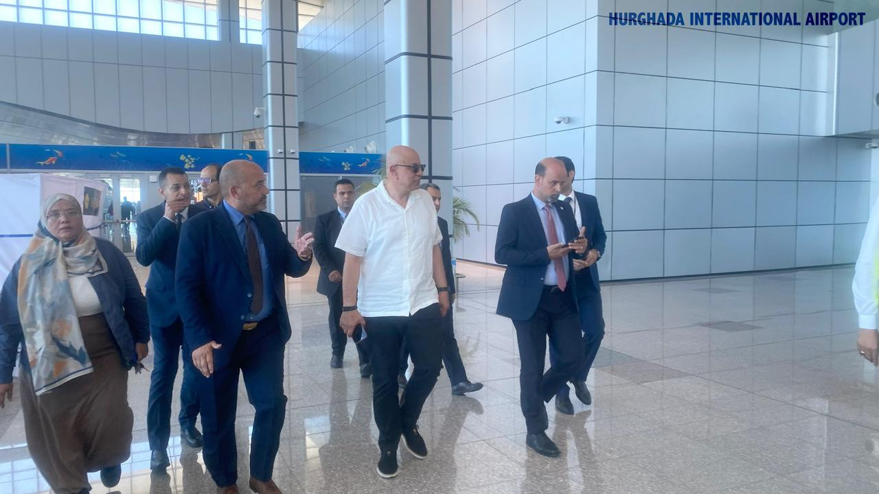 النشار يتابع سير العمل والوقوف على مستجدات المشروعات بمطاري شرم الشيخ