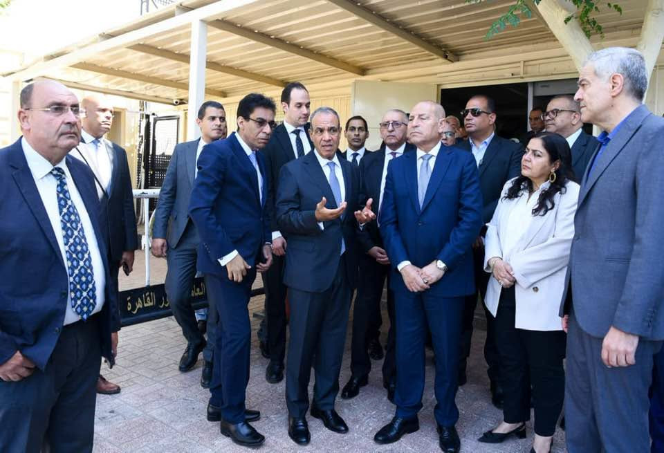 وزير الخارجية