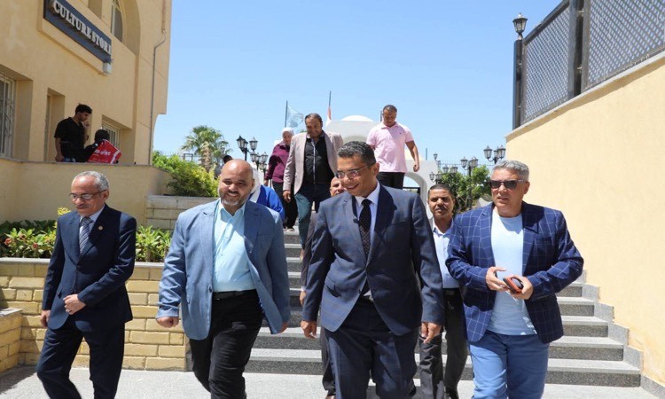 محافظ البحرالأحمر يشهدختام الملتقى الإقليمي لأدباء جنوب الصعيد ويكرّم