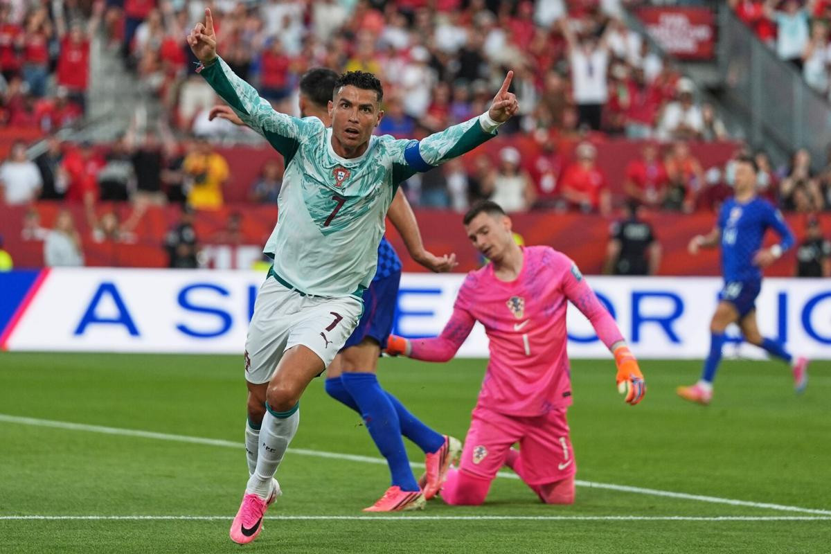 البرتغال تفوز على كرواتيا 2-1 وتبلغ دور الـ 16 للمونديال