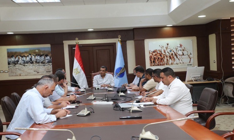 محافظ البحر الأحمر يوجه حصر ملفات التصالح في مخالفات البناء وتطبيق الق