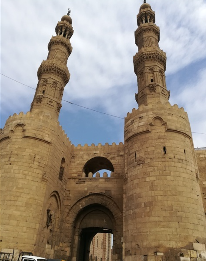 القاهرة وابوابها