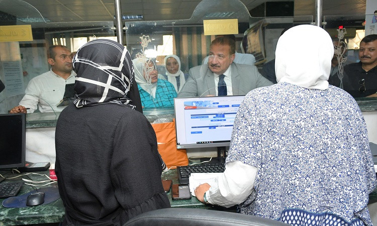 جولة مفاجئة لمحافظ بورسعيد داخل المركز التكنولوجي لخدمة المواطنين بحي