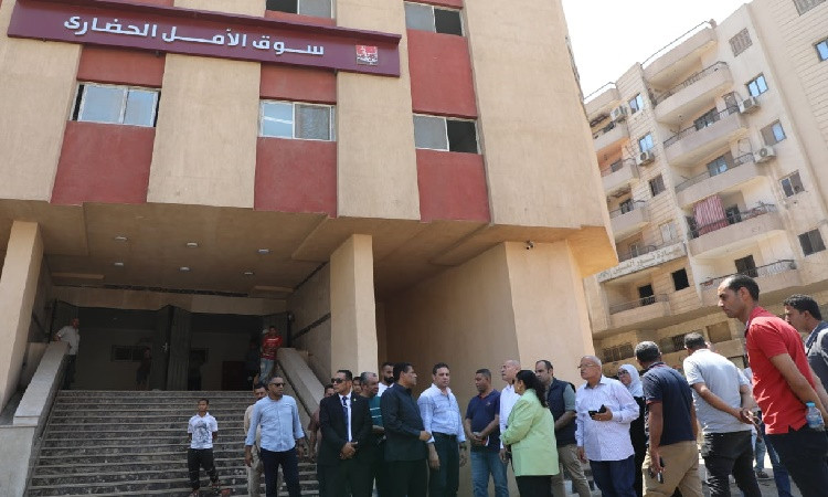 محافظ القاهرة يتابع جهود الحفاظ أعمال التطوير بمنطقة التبة بالحي العاش