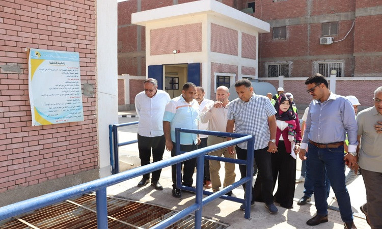 محافظ القليوبية يتفقد محطتي الصرف الصحي بنوب طحا والكوم الأحمر