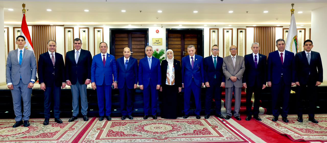 وزير العدل والنيابة الادارية