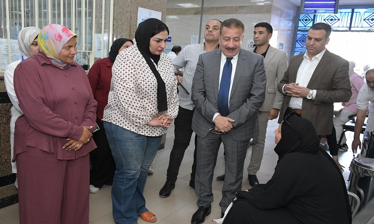 محافظ بورسعيد يتفقد وحدة طب الأسرة الكويت لمتابعة تقديم الخدمات الصحية