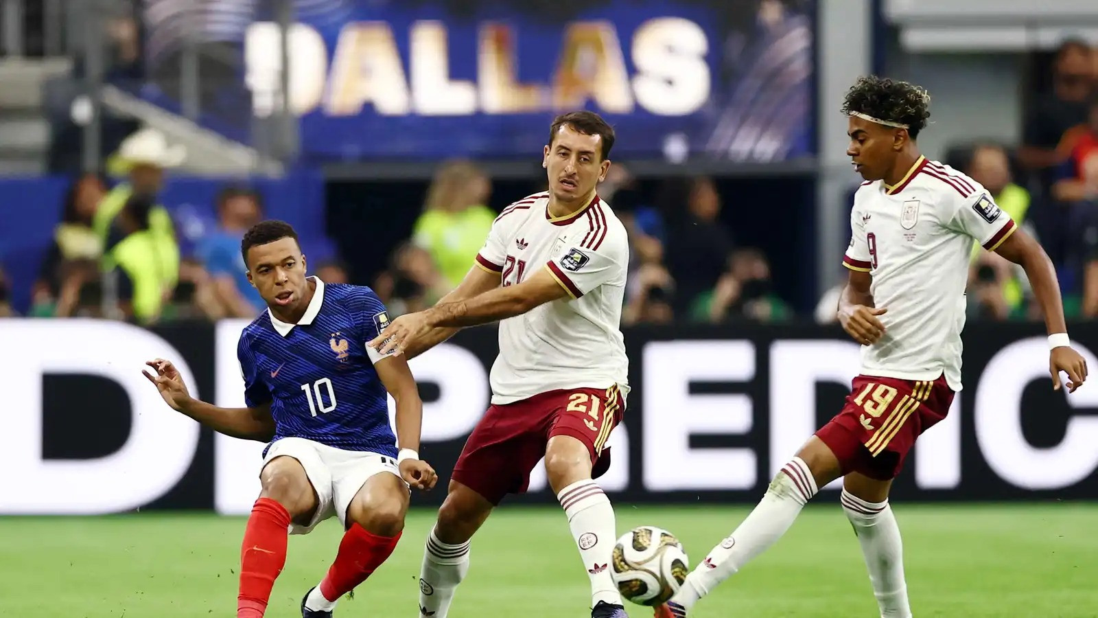 إسبانيا تنهي الحلم الفرنسي بثنائية نظيفة.. وتتأهل إلى نهائي كأس العالم