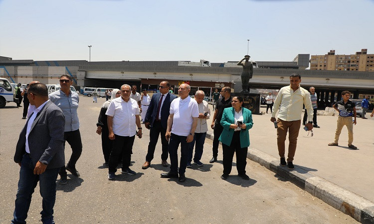 محافظ القاهرة يتابع إعادة الانضباط بمحيط موقف السلام النموذجي الجديد
