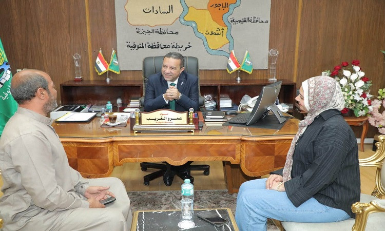 محافظ المنوفية يلتقي الطالبة 