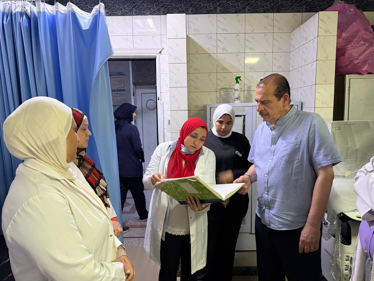 قنديل يتفقد مستشفى حلوان