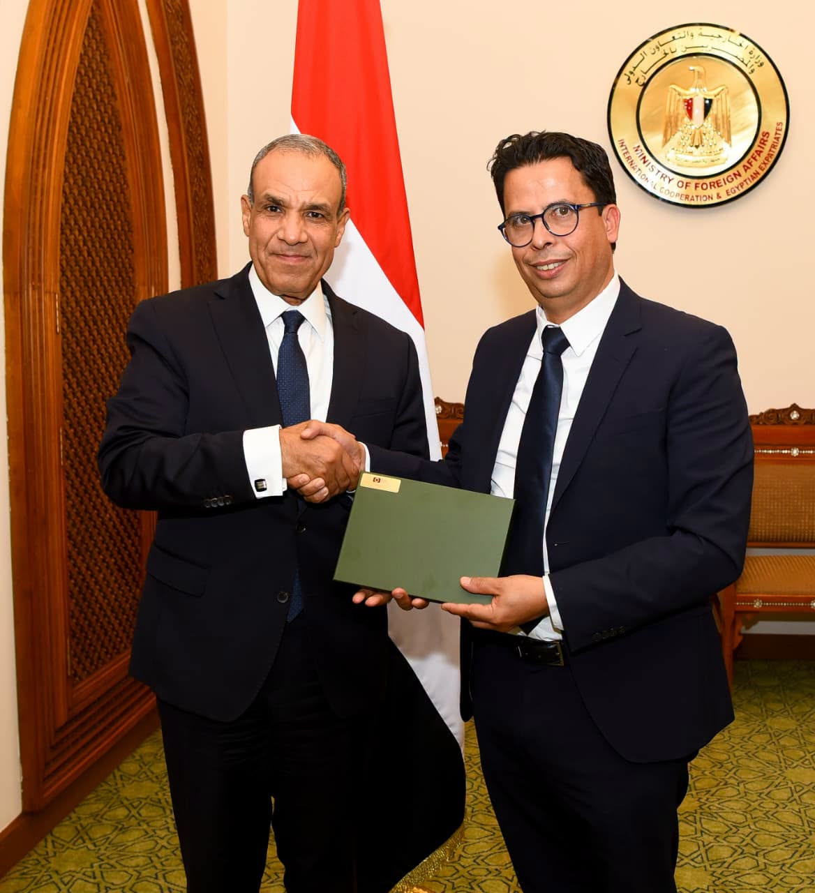 وزير الخارجية