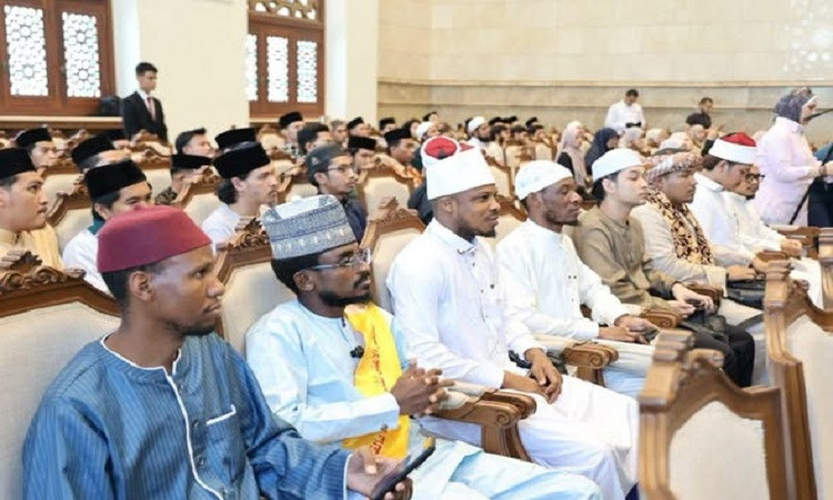 نظم المجلس الأعلى للشئون الإسلامية احتفالية لتكريم خريجي منحة المجلس ا